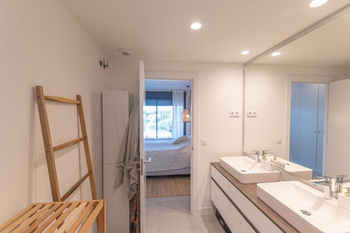 Image No.13-2 Bed Apartment for sale