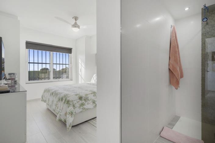 Image No.32-2 Bed Apartment for sale