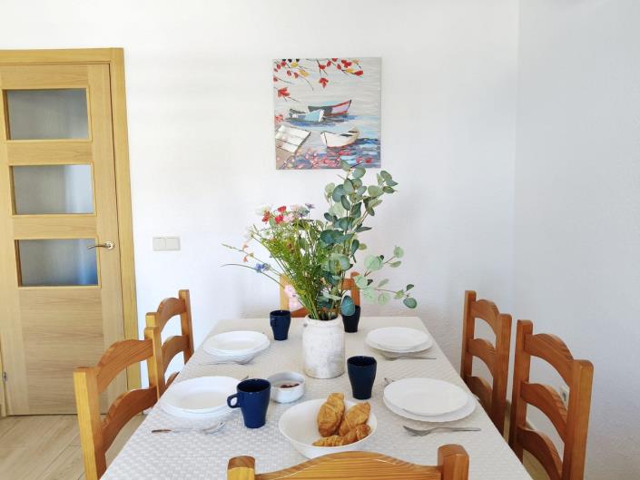 Image No.20-2 Bed Apartment for sale