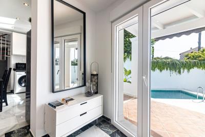 10-bb915d1cb19341576dcdc994b81ab9c5