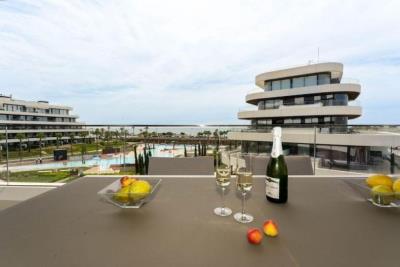 10-bb915d1cb19341576dcdc994b81ab9c5