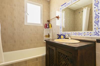 10-bb915d1cb19341576dcdc994b81ab9c5