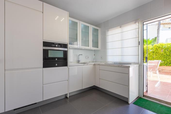 Image No.12-Jumelé de 4 chambres à vendre à Marbella