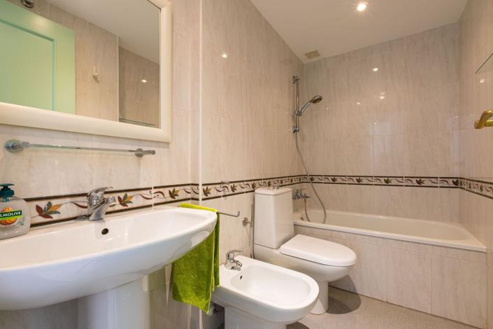 Image No.20-Jumelé de 4 chambres à vendre à Marbella