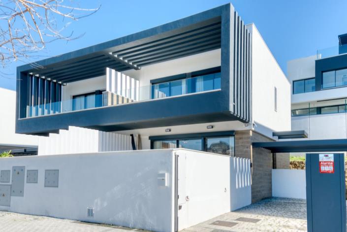 Image No.16-3 Bed Townhouse for sale