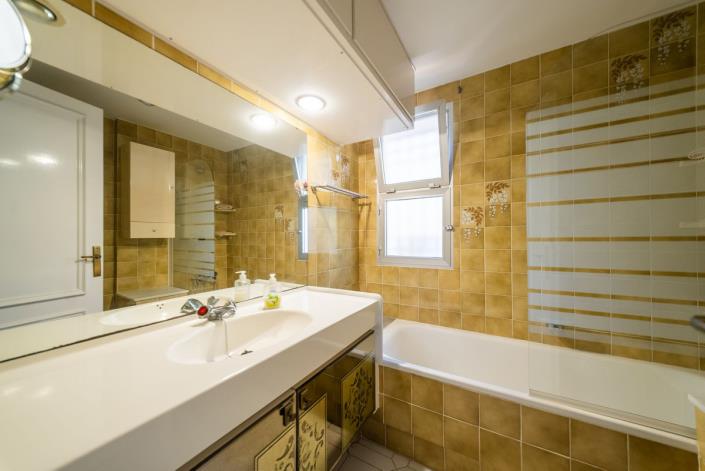 Image No.19-2 Bed Apartment for sale