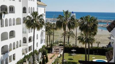 11-20939a0134ad724a8cb2a801094d15a4