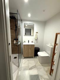 11-20939a0134ad724a8cb2a801094d15a4