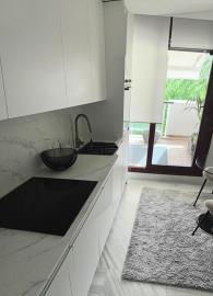 8-e64a9055bba3e77ac8aca3b893cdf826