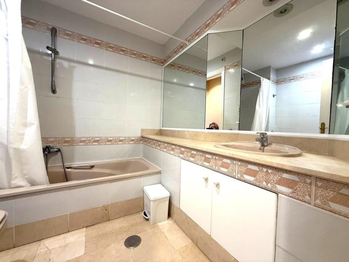 Image No.17-2 Bed Apartment for sale