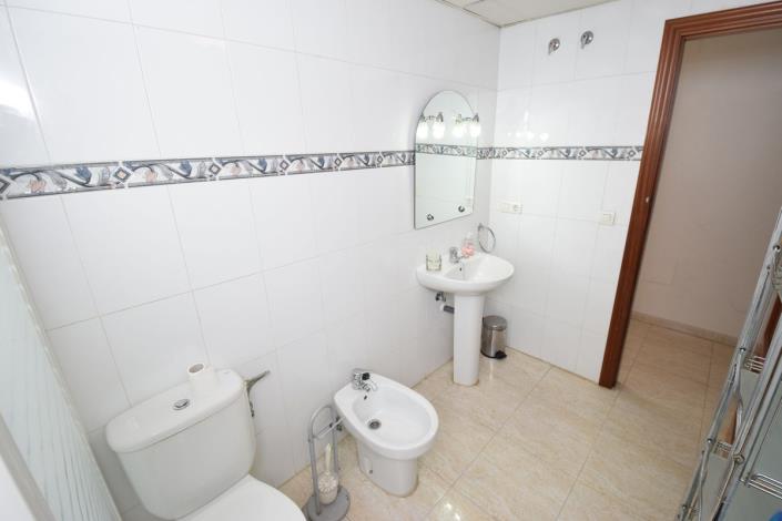 Image No.21-3 Bed Apartment for sale