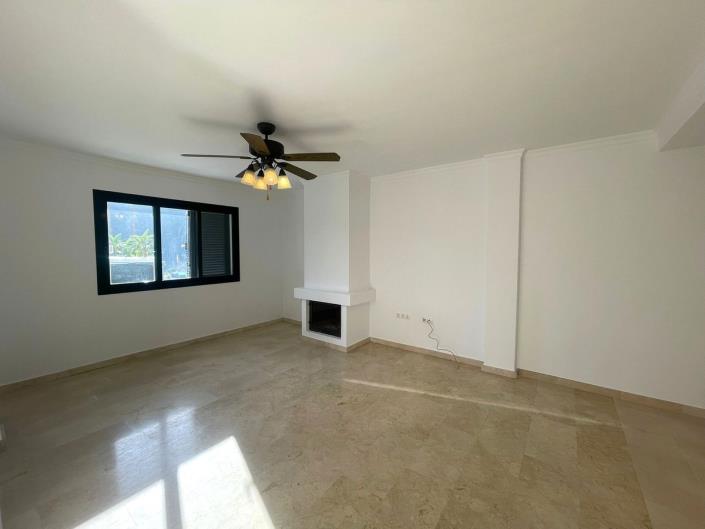 Image No.5-3 Bed Townhouse for sale