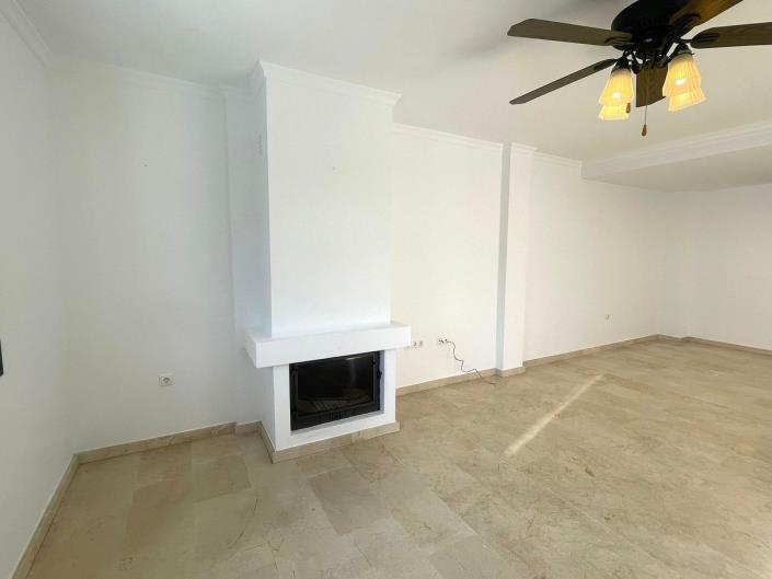 Image No.8-3 Bed Townhouse for sale