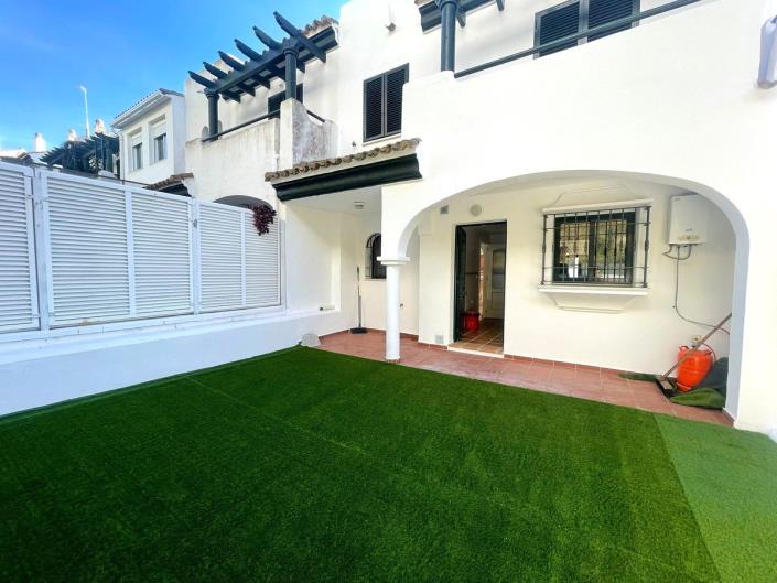 Image No.20-3 Bed Townhouse for sale