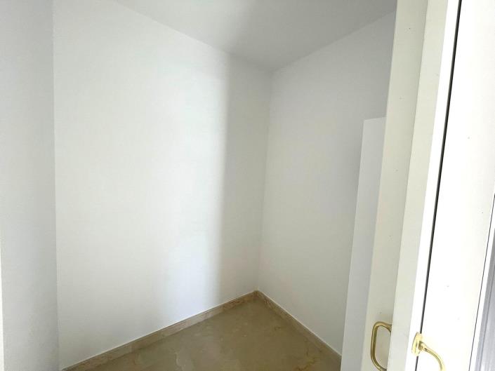 Image No.31-3 Bed Townhouse for sale