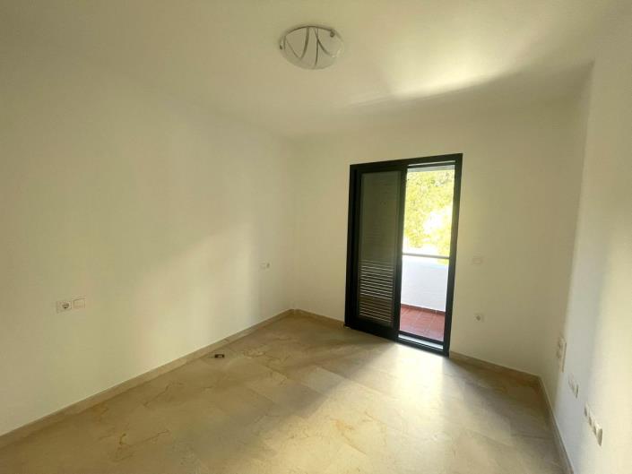 Image No.38-3 Bed Townhouse for sale