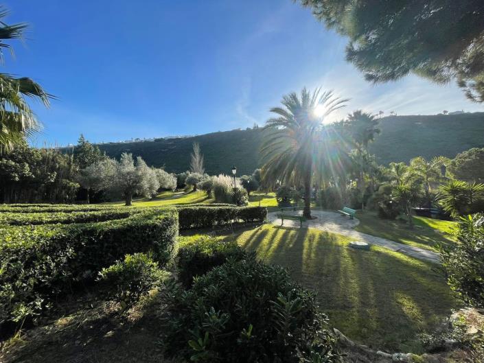 Image No.55-3 Bed Townhouse for sale