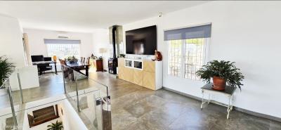 12-53013098fcab6c38b1379cd33298e050