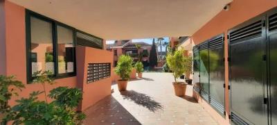 10-bb915d1cb19341576dcdc994b81ab9c5