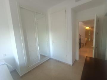 12-53013098fcab6c38b1379cd33298e050