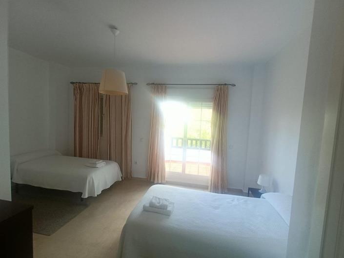 Image No.14-3 Bed Townhouse for sale