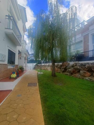 Image No.24-3 Bed Townhouse for sale