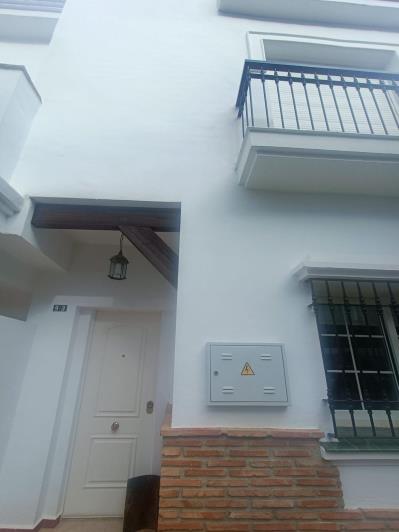 Image No.27-3 Bed Townhouse for sale