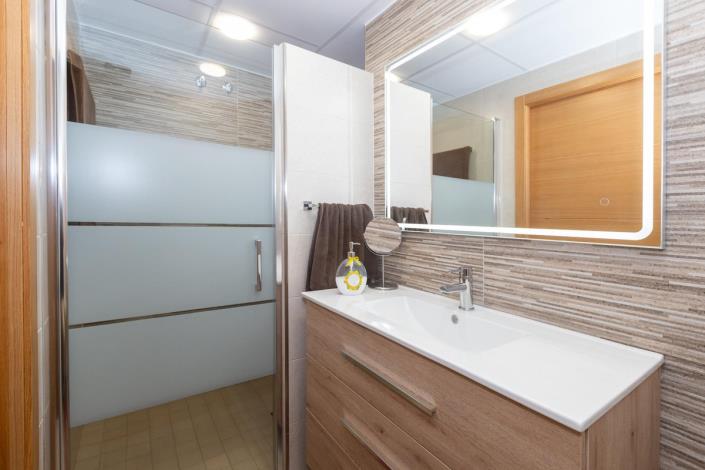 Image No.12-2 Bed Apartment for sale