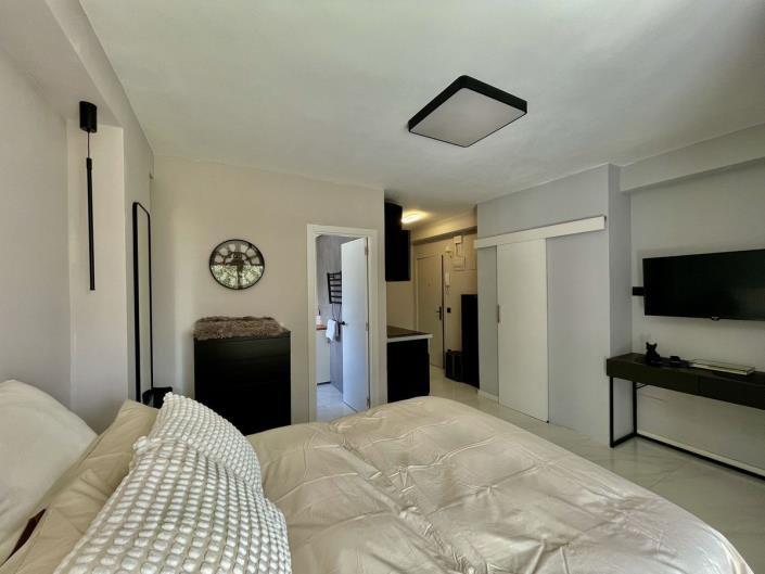 Image No.5-Studio for sale