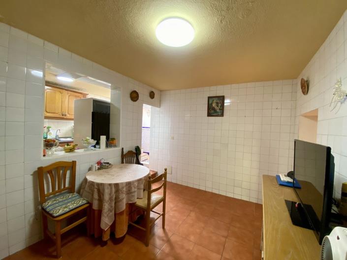 Image No.12-3 Bed Townhouse for sale