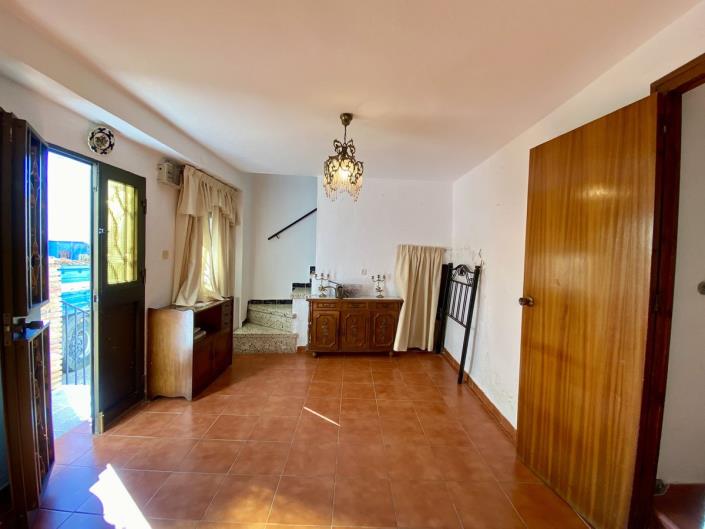 Image No.14-3 Bed Townhouse for sale