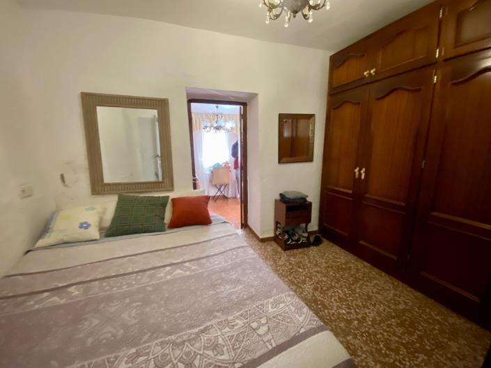 Image No.17-3 Bed Townhouse for sale