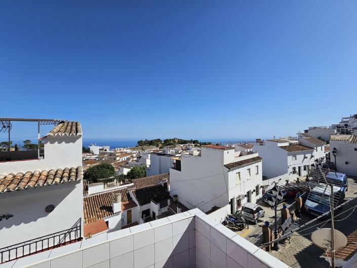 Image No.25-3 Bed Townhouse for sale