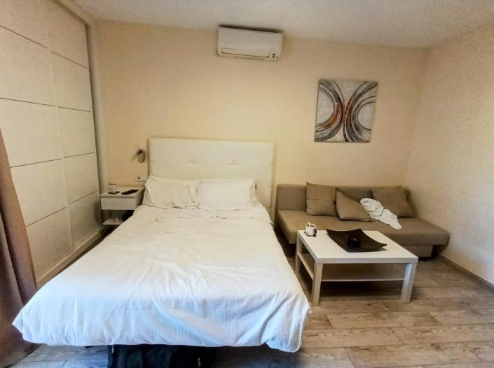 Image No.5-Studio for sale