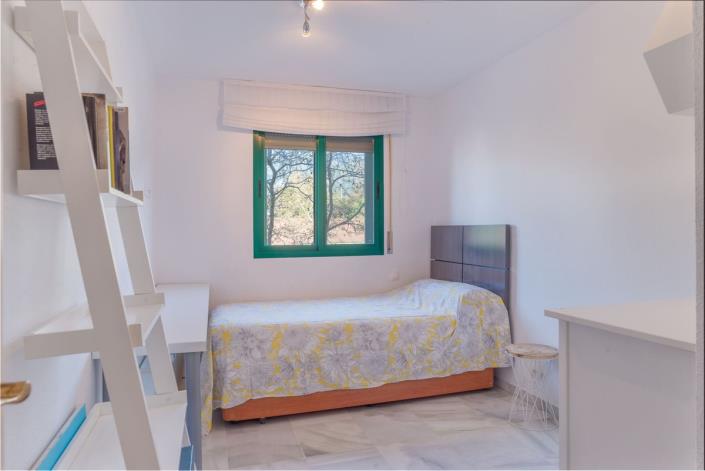 Image No.12-3 Bed Apartment for sale