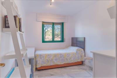 12-53013098fcab6c38b1379cd33298e050