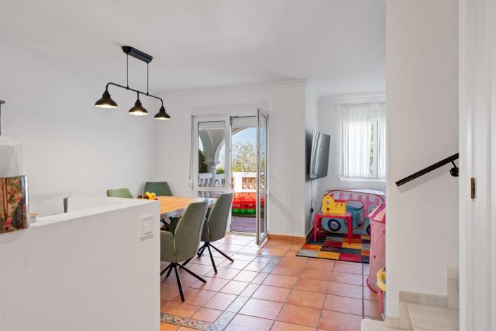 Image No.4-3 Bed Townhouse for sale