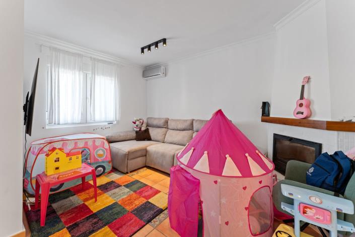 Image No.8-3 Bed Townhouse for sale