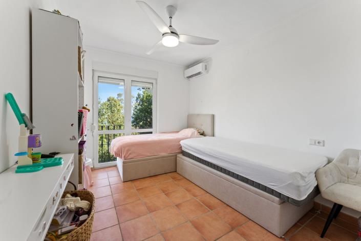 Image No.16-3 Bed Townhouse for sale