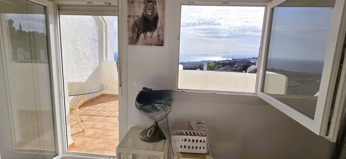 Image No.6-2 Bed Townhouse for sale