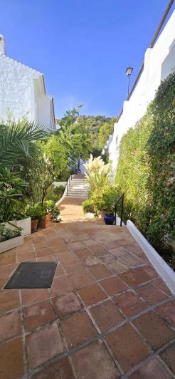 Image No.15-2 Bed Townhouse for sale