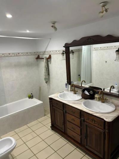 Image No.18-3 Bed Apartment for sale