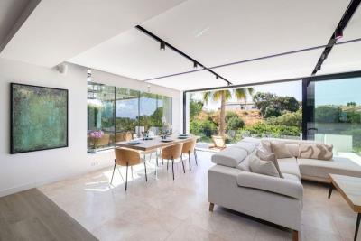 12-53013098fcab6c38b1379cd33298e050