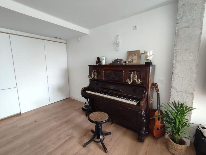 Image No.8-2 Bed Semi-Detached for sale