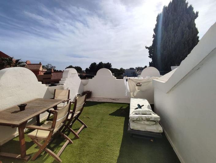 Image No.15-2 Bed Semi-Detached for sale