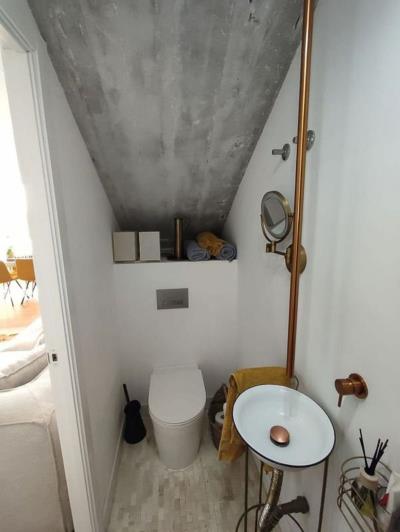 Image No.18-2 Bed Semi-Detached for sale