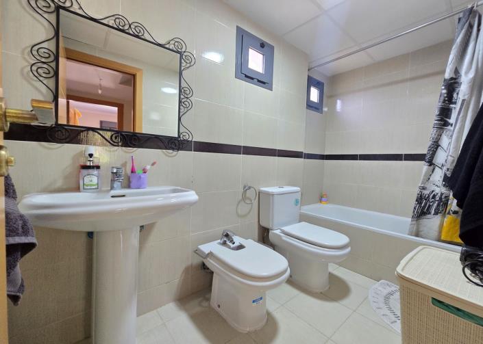 Image No.7-4 Bed Townhouse for sale