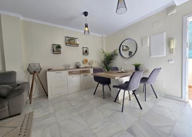 12-53013098fcab6c38b1379cd33298e050