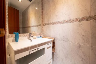 12-53013098fcab6c38b1379cd33298e050