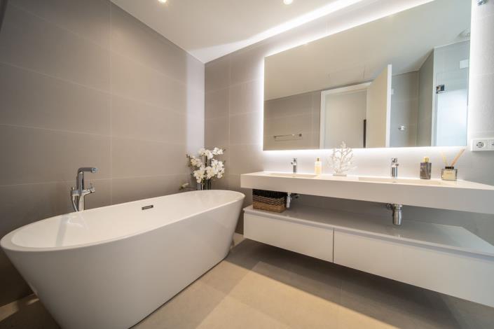 Image No.11-4 Bed Semi-Detached for sale